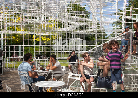 Serpentine Pavilion 2013 da Sou Fujimoto Architects, Kensinton Gardens, Hyde Park Londra Foto Stock