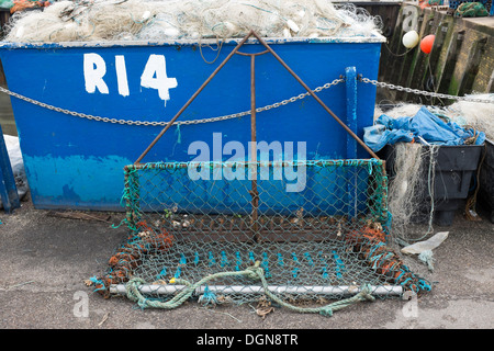 La pesca le reti da traino a Whitstable Foto Stock