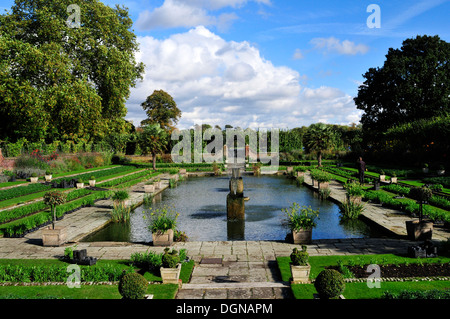 Una vista generale dei giardini di Kensington, London, Regno Unito Foto Stock