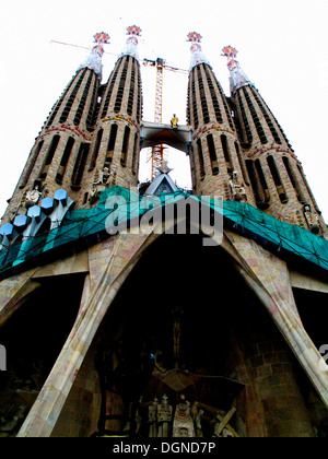 La Sagrada Família, Basilica e chiesa espiatorio della Santa Famiglia in restauro. Foto Stock