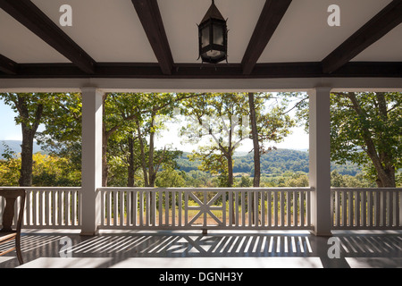 Woodmont Hunting Lodge Woodmont asta e Gun Club nelle vicinanze del Hancock Maryland vista dalla veranda che si affaccia sul Potomac West Virginia Foto Stock