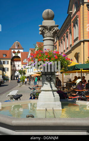 Fontana nel quartiere Unterstad, scene di strada in Meersburg, Lago di Costanza, Baden-Wuerttemberg Foto Stock