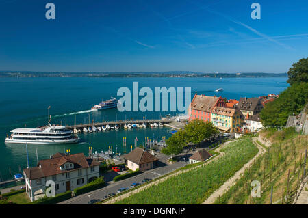 Nave da crociera nel porto di Meersburg, Lago di Costanza, Baden-Wuerttemberg Foto Stock