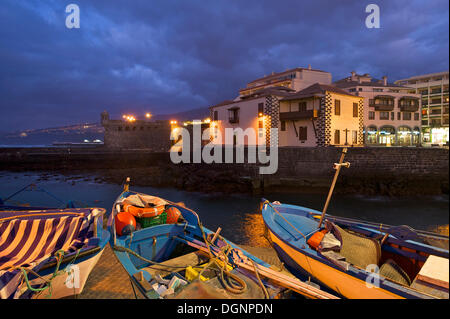 Porto di Puerto de la Cruz, Tenerife, Isole Canarie, Spagna, Europa Foto Stock