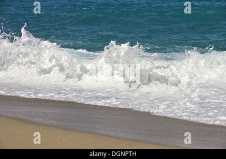 Strand mit in Wellen, Belgium.Wellen - spiaggia con onde 04 Foto Stock