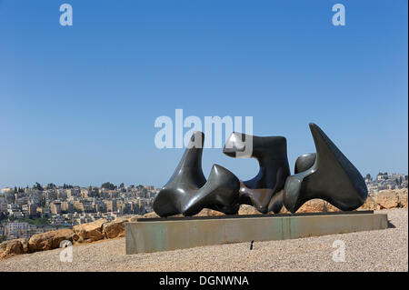 Tre sculture, vertebre "" di Henry Moore a Billy Arte Rose Garden, il Museo di Israele Gerusalemme Ovest, Gerusalemme, Israele Foto Stock