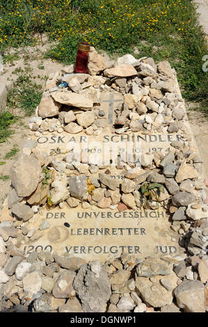 Tomba di Oskar Schindler, cimitero francescano sul monte Sion e a Gerusalemme, Israele, Asia Occidentale, Medio Oriente Foto Stock