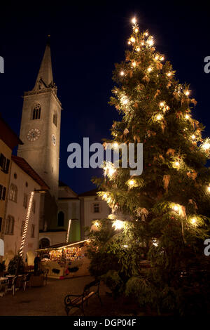 Albero di natale, il mercatino di Natale di Caldaro, Alto Adige, Italia, Europa Foto Stock