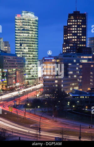 Potsdamer Platz con DB e Torre Kollhoff Tower, Berlino Foto Stock