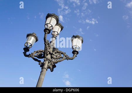 Lampione sulla Plaza de la Virgen di Valencia, Comunidad Valenciana, Spagna, Europa Foto Stock