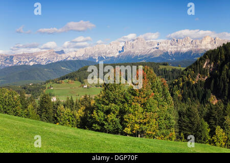 Vista della Val d'Ega al Rosengarten Catinaccio, Dolomiti, Trentino Alto Adige, Italia, Europa Foto Stock