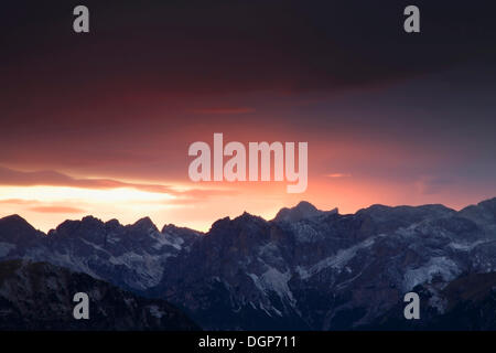 Tramonto nelle Dolomiti, vicino a Val di Fassa Trentino Alto Adige, Italia, Europa Foto Stock