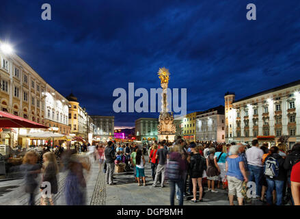 Pflasterspektakel street art festival, Hauptplatz square, Linz, Austria superiore, Austria, Europa PublicGround Foto Stock