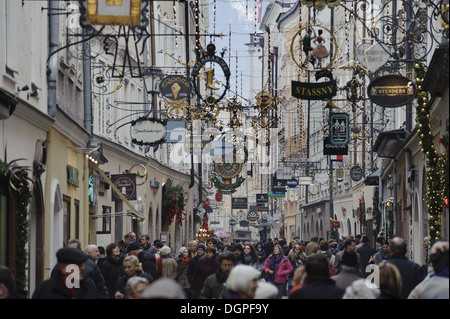 La strada dello shopping di Salisburgo Foto Stock