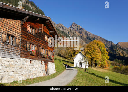 Gerstruben con Hoefats montagna, Allgaeu Alpi, Oberstdorf, Oberallgäu, Algovia, Svevia, Baviera, Germania Foto Stock