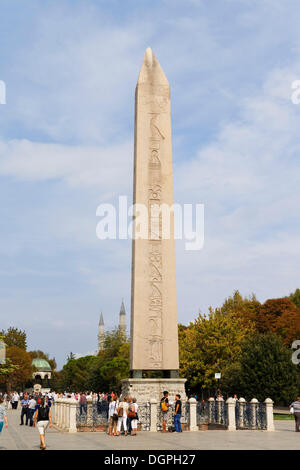 Obelisco Egiziano da Thutmosis III", l'ippodromo o At Meydani Square, Istanbul, parte europea, Provincia di Istanbul, Turchia Foto Stock