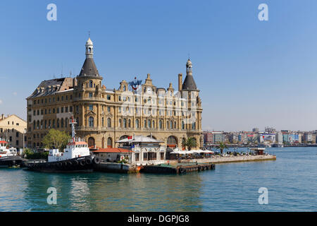 Di Haydarpasa Stazione ferroviaria sul Bosforo, sul Bosforo, Kadiköy, Istanbul, parte asiatica, Provincia di Istanbul, Turchia Foto Stock