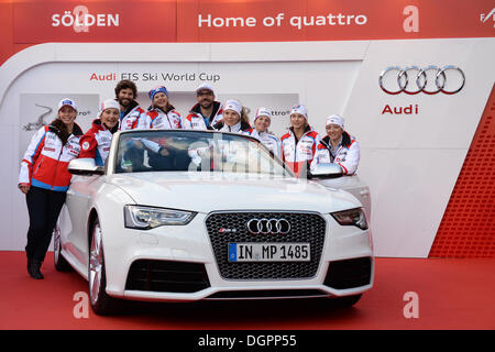 Soelden, Austria. 24 ott 2013. Team Francia durante la Audi conferenza stampa prima della Coppa del Mondo di sci alpino gara di apertura il 21 ottobre 2013 in Soelden Austria, (foto di Mitchell Gunn/ESPA) Credito: Lo sport europeo Agenzia fotografica/Alamy Live News Foto Stock