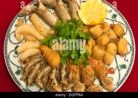 Tipico pesce fritto, regione dell'Andalusia, Spagna, Europa Foto Stock