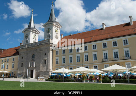 Ducale birreria bavarese, Braeustueberl Tegernsee, ex abbazia benedettina, Tegernsee, Alta Baviera, Baviera Foto Stock