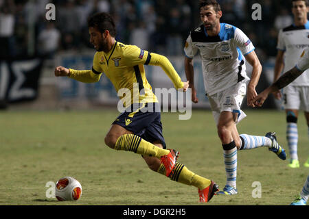 Lazio player Felipe Anderson durante la loro Europa League Soccer match contro Apollon Limassol a GSP stadium di Nicosia, Cipro, giovedì 24 ottobre, 2013 Foto Stock