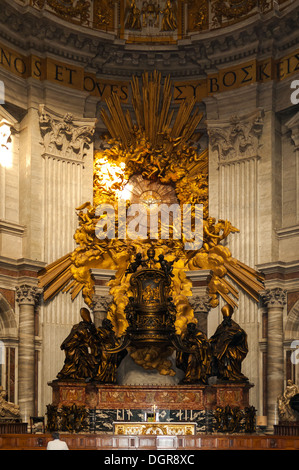 Altare Maggiore, Basilica di San Pietro e il Vaticano, Roma, Italia Foto Stock