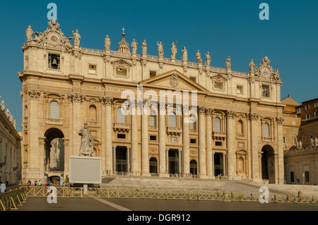 Basilica di San Pietro e il Vaticano, Roma, Italia Foto Stock