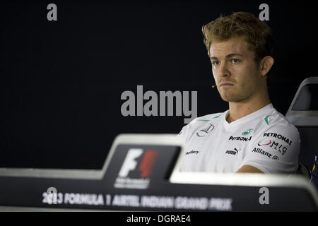 New Delhi, India. 24 ott 2013. NICO ROSBERG della Germania e la Mercedes AMG Petronas F1 Team si è visto durante la conferenza stampa della Formula 1 Indian Grand Prix 2013 al Buddh nel Circuito Internazionale di Nuova Delhi, India. © James Gasperotti/ZUMA filo/ZUMAPRESS.com/Alamy Live News Foto Stock