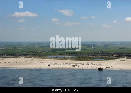 Vista aerea, spiaggia, stilted edifici del Mare del Nord il resort e spa San Peter-Ording, Nord Friesland, Schleswig-Holstein Foto Stock