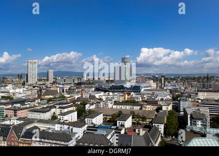 Skyline di Francoforte con un appartamento residenziale edifici, Frankfurt am Main, Hesse Foto Stock