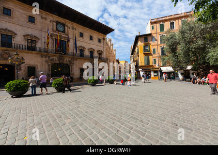 City Hall Plaza Reina square, Carrer del Palau Reial, centro storico di Palma di Maiorca, Maiorca, isole Baleari Foto Stock