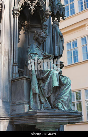 Monumentale statua dell'Imperatore Carlo IV dal 1848, Malá Strana, Praga, Hlavní město Praha, Repubblica Ceca Foto Stock