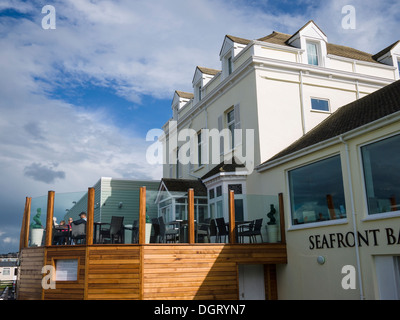 La terrazza per il sole al Molo casa in Condino, Devon, Inghilterra. Foto Stock