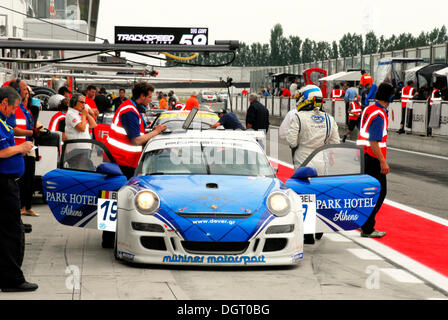 Porsche del FIA GT Serie in pit lane, Adria Raceway, Italia, Europa Foto Stock