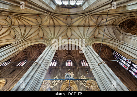 La Cattedrale di Canterbury, navata, a sud-est dell' Inghilterra, amministrative contea del Kent, England, Regno Unito, Europa Foto Stock