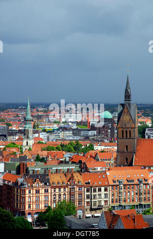 Vista città con la chiesa Marktkirche nella vecchia città di Hannover, Bassa Sassonia Foto Stock