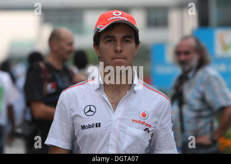 Maggiore noida, India. 24 ott 2013. Sergio Perez (MEX), Vodafone McLaren Mercedes - Formula1 nel Campionato del Mondo 2013 - Round 16 Indian Grand Prix al Buddh International Circuit, maggiore noida, India. © dpa picture alliance/Alamy Live News Foto Stock