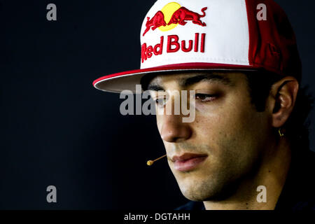 Maggiore noida, India. 24 ott 2013. Daniel Ricciardo (AUS), la Scuderia Toro Rosso - Formula1 nel Campionato del Mondo 2013 - Round 16 Indian Grand Prix al Buddh International Circuit, maggiore noida, India. © dpa picture alliance/Alamy Live News Foto Stock
