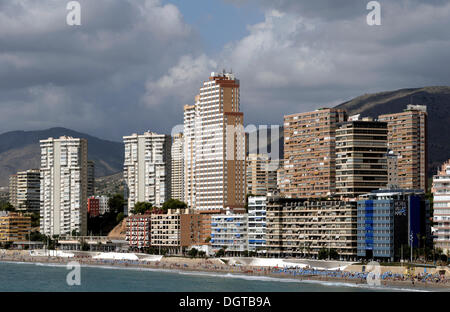 Playa de Levante di Benidorm, Costa Blanca, Spagna, Europa Foto Stock