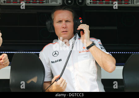 Maggiore noida, India. 25 ott 2013. Motorsports: FIA Formula One World Championship 2013, il Grand Prix di India, Sam Michael (AUS, direttore sportivo Vodafone McLaren Mercedes), Credit: dpa picture alliance/Alamy Live News Foto Stock