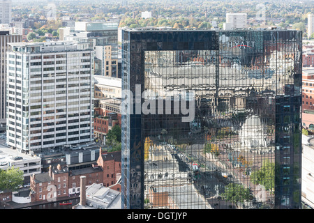 Vista verso la Broad Street mostra Hyatt Hotel e altri edifici, Birmingham, Inghilterra. Foto Stock