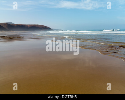 Legzira deserta spiaggia vicino a Sidi Ifni a sud-ovest del Marocco Foto Stock