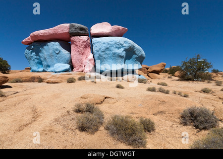 Il dipinto di blu di rocce di granito di Tafaroute in Anti Atlas mountain range Marocco Foto Stock