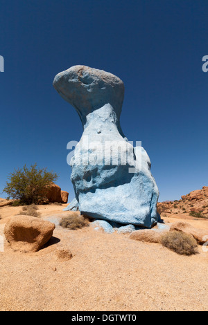 Il dipinto di blu di rocce di granito di Tafaroute in Anti Atlas mountain range Marocco Foto Stock