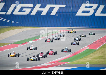 Austin, Texas, Stati Uniti d'America. 25 ott 2013. 25 ottobre 2013: il gruppo 2 di qualificazione per gli Stati Uniti Vintage Racing campionato nazionale presso il circuito delle Americhe, Austin, TX. © csm/Alamy Live News Foto Stock