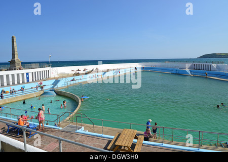 Jubilee Pool Art Deco Lido sul lungomare, Promenade, Penzance, Cornovaglia, Inghilterra, Regno Unito Foto Stock