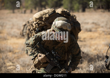 Stati Uniti Marines dal 1° Battaglione, quinto reggimento Marine (1/5), 1° Divisione Marine da Camp Pendleton, California a bordo di un CH-53E Super Foto Stock