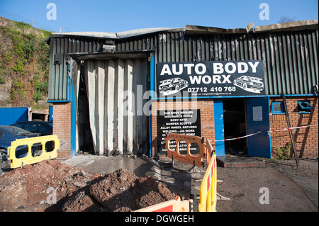 Auto auto spray corpo shop bruciata incendio distrusse Foto Stock