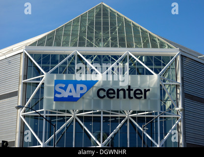Centro di SAP, precedentemente noto come HP Pavilion e il San Jose Arena, è un indoor arena eventi a San Jose, California USA. Foto Stock