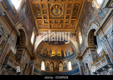 Il cristianesimo cattolico, epoca barocca, allestita interno, coro, organo, soffitto a cassettoni, chiesa di San Giovanni in Foto Stock